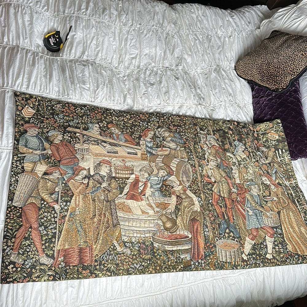 🇨🇿Tapestry of a grape 🍇harvest that I got In Prague, Czech Republic w my Mom